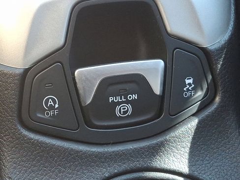 Used 2019 Jeep Compass Sport image 25