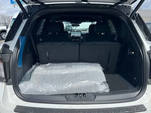 New 2026 Ford Explorer ST-Line image 4