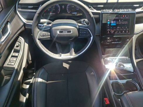 Used 2023 Jeep Grand Cherokee L Laredo AWD/4WD image 12