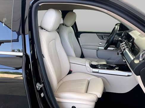 Used 2022 Mercedes-Benz GLB 250 image 9