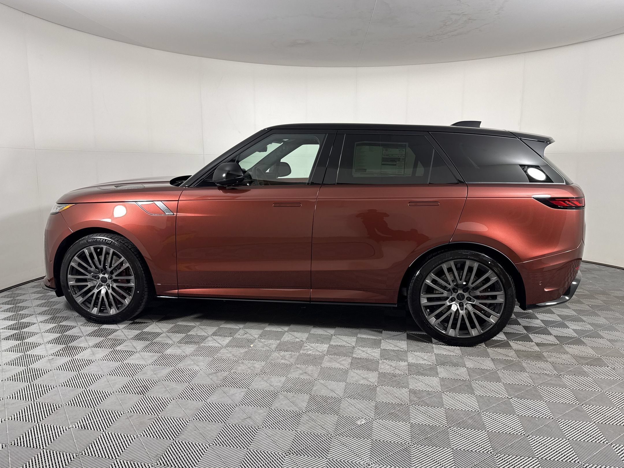 New 2026 Land Rover Range Rover Sport SV Carbon AWD/4WD image 2