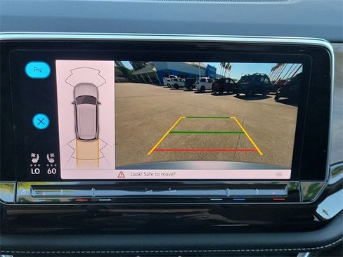 Used 2024 Volkswagen Atlas SE image 28