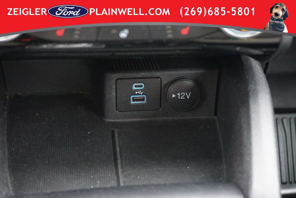 Used 2022 Ford Escape SE w/ Cold Weather Package FWD image 23