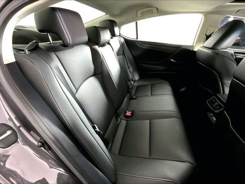 Used 2025 Lexus ES 300h w/ Premium Package image 19