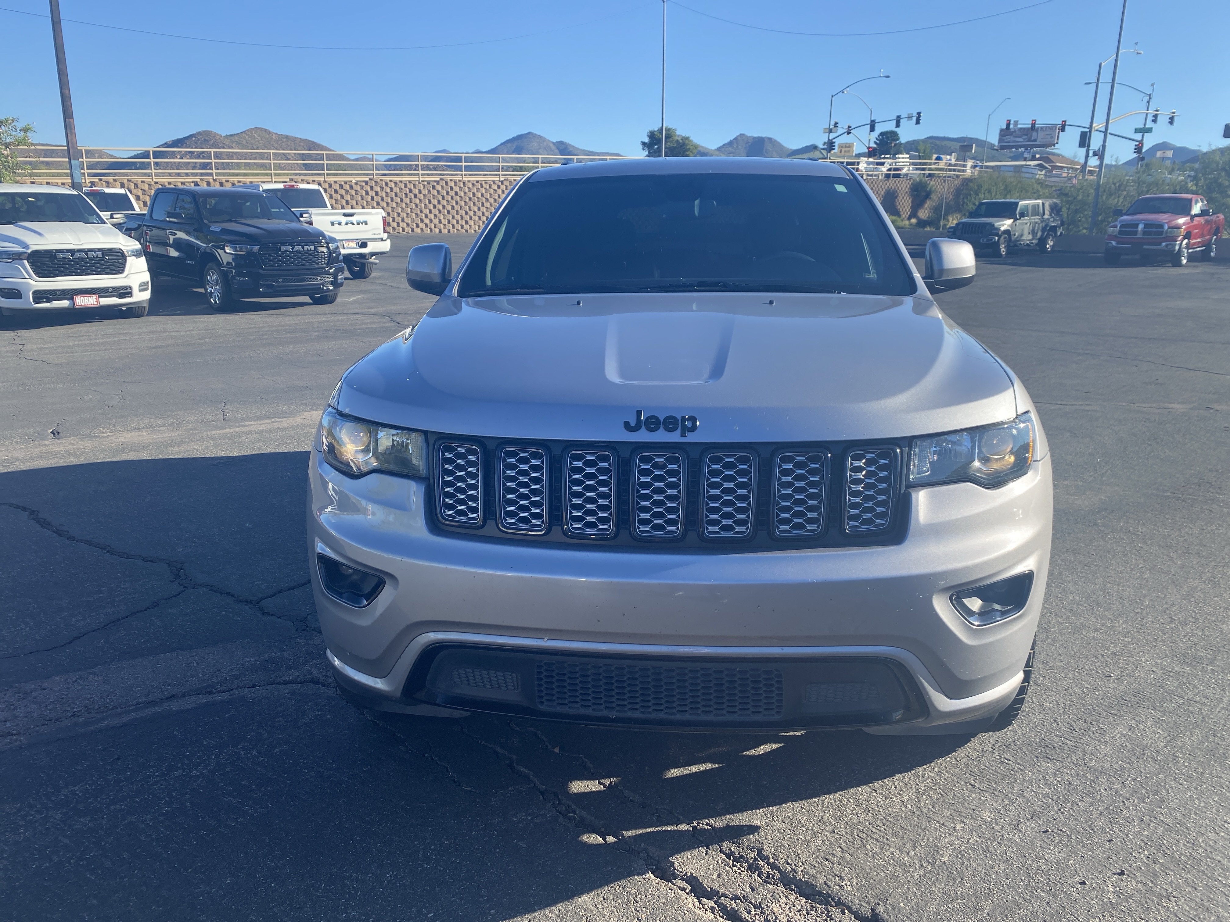 Used 2019 Jeep Grand Cherokee Altitude AWD/4WD image 6