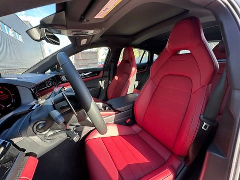 Used 2026 Porsche Panamera image 5