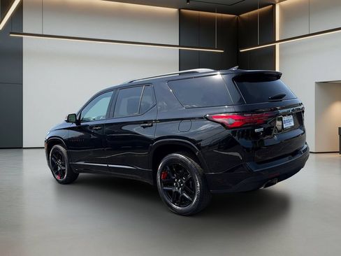 Used 2022 Chevrolet Traverse Premier w/ Redline Edition FWD image 3