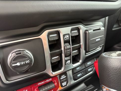 New 2025 Jeep Wrangler Unlimited Rubicon w/ Steel Bumper Group image 13