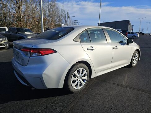 Used 2021 Toyota Corolla LE image 4