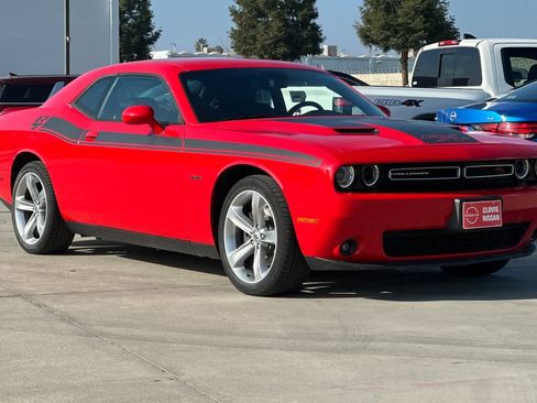 Used 2018 Dodge Challenger R/T image 10