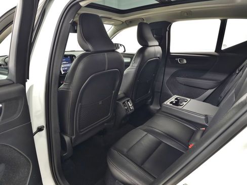 Used 2020 Volvo XC40 T5 Momentum w/ Protection Package Premier AWD/4WD image 30