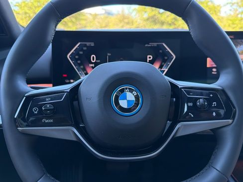 Used 2024 BMW i5 eDrive40i w/ Executive Package RWD image 29