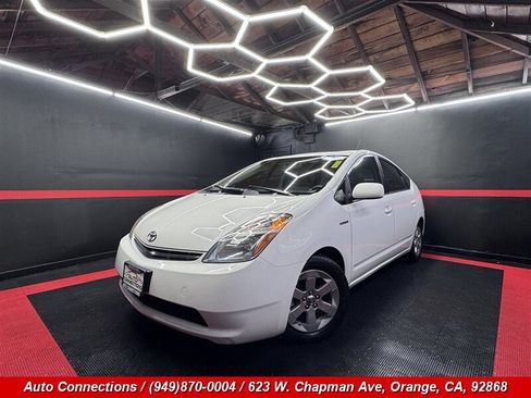 Used 2007 Toyota Prius Touring FWD image 2