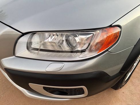 Used 2013 Volvo XC70 3.2 image 34