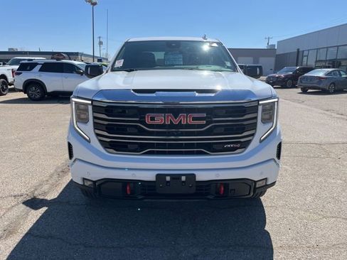Used 2024 GMC Sierra 1500 AT4 image 7