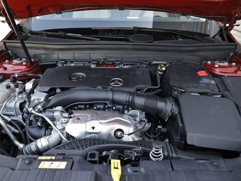 Used 2023 Mercedes-Benz GLB 250 4MATIC image 31
