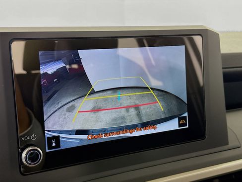 Used 2025 Toyota Tacoma SR image 16