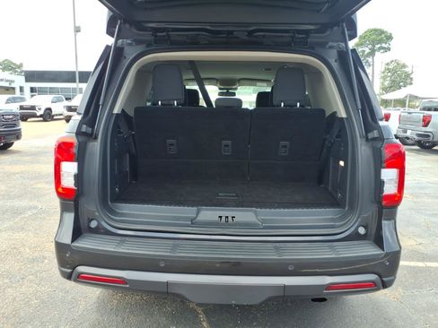 Used 2024 Ford Expedition XLT AWD/4WD image 5