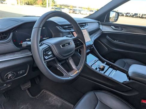 Used 2023 Jeep Grand Cherokee L Overland AWD/4WD image 9