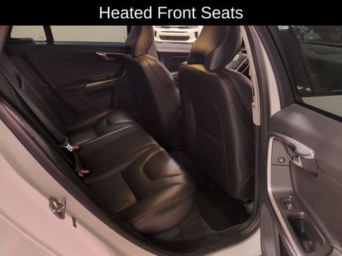 Used 2017 Volvo V60 T5 Cross Country Platinum w/ Climate Package image 13