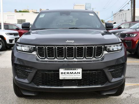 New 2026 Jeep Grand Cherokee Laredo AWD/4WD image 2