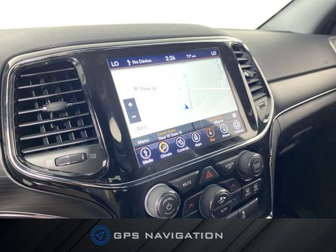 Used 2021 Jeep Grand Cherokee Limited w/ Sun & Sound Group AWD/4WD image 4