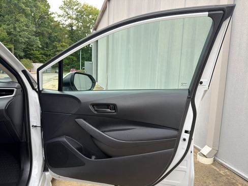 Used 2026 Toyota Corolla LE FWD image 19