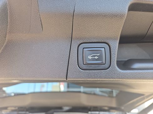 Used 2018 GMC Acadia SLT FWD image 10