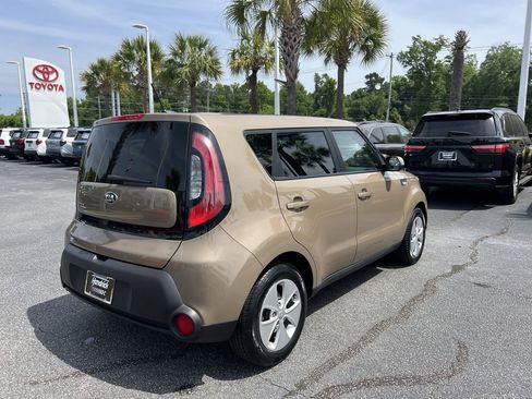 Used 2014 Kia Soul FWD image 10
