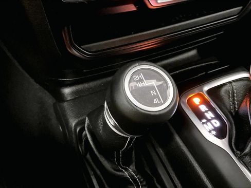 Used 2022 Jeep Gladiator Overland w/ Popular Equipment Package image 32