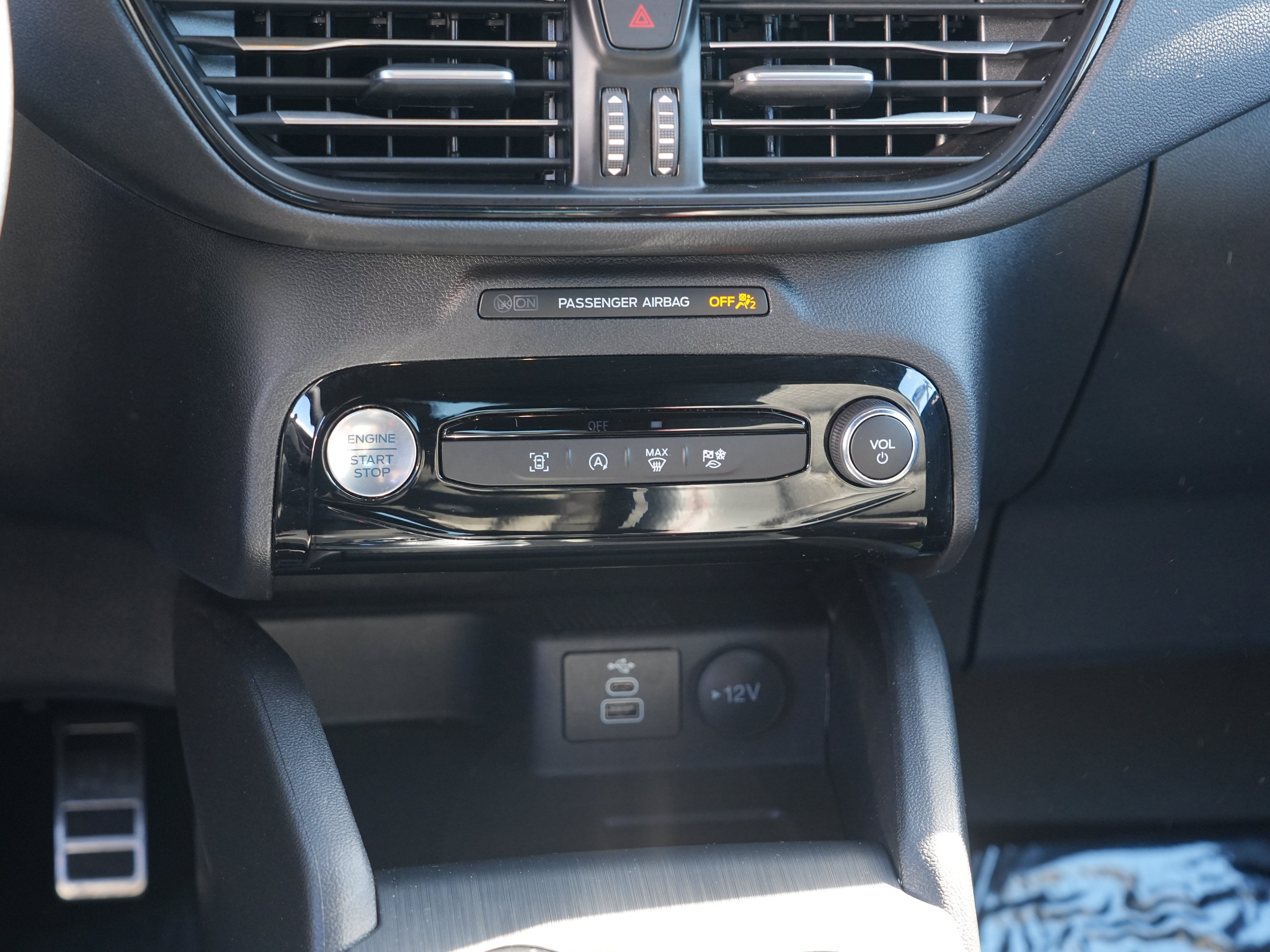 Used 2024 Ford Escape ST-Line w/ Tech Pack #1 AWD/4WD image 25
