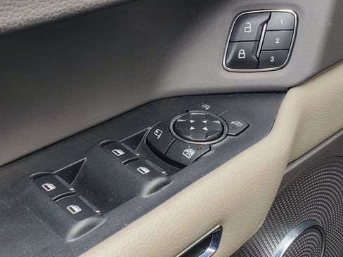 Used 2020 Ford Expedition Limited w/ Equipment Group 301A AWD/4WD image 10
