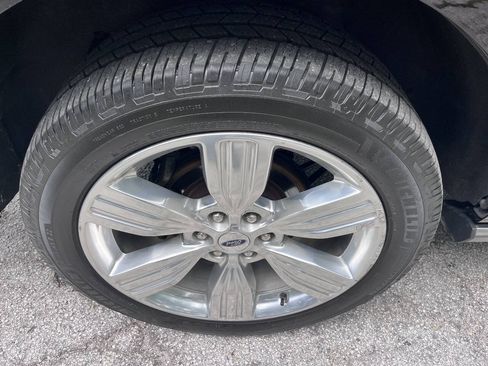 Used 2020 Ford Expedition Limited RWD image 19