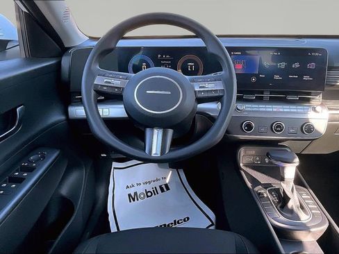 Used 2024 Hyundai Kona SE image 10