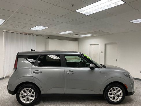 Used 2024 Kia Soul LX w/ Option Group 015 image 4