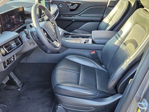 Used 2025 Lincoln Aviator 2WD w/ Equipment Group 101A image 11