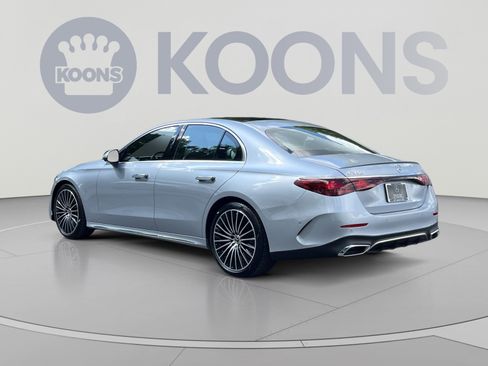 Used 2024 Mercedes-Benz E 350 4MATIC Sedan image 8