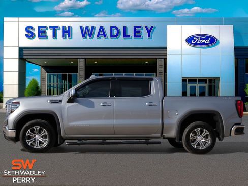 Used 2023 GMC Sierra 1500 SLT image 3