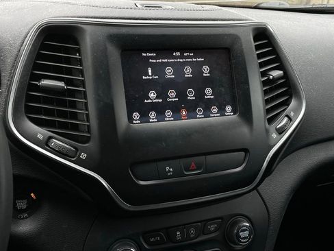 Used 2020 Jeep Cherokee Latitude Plus image 17