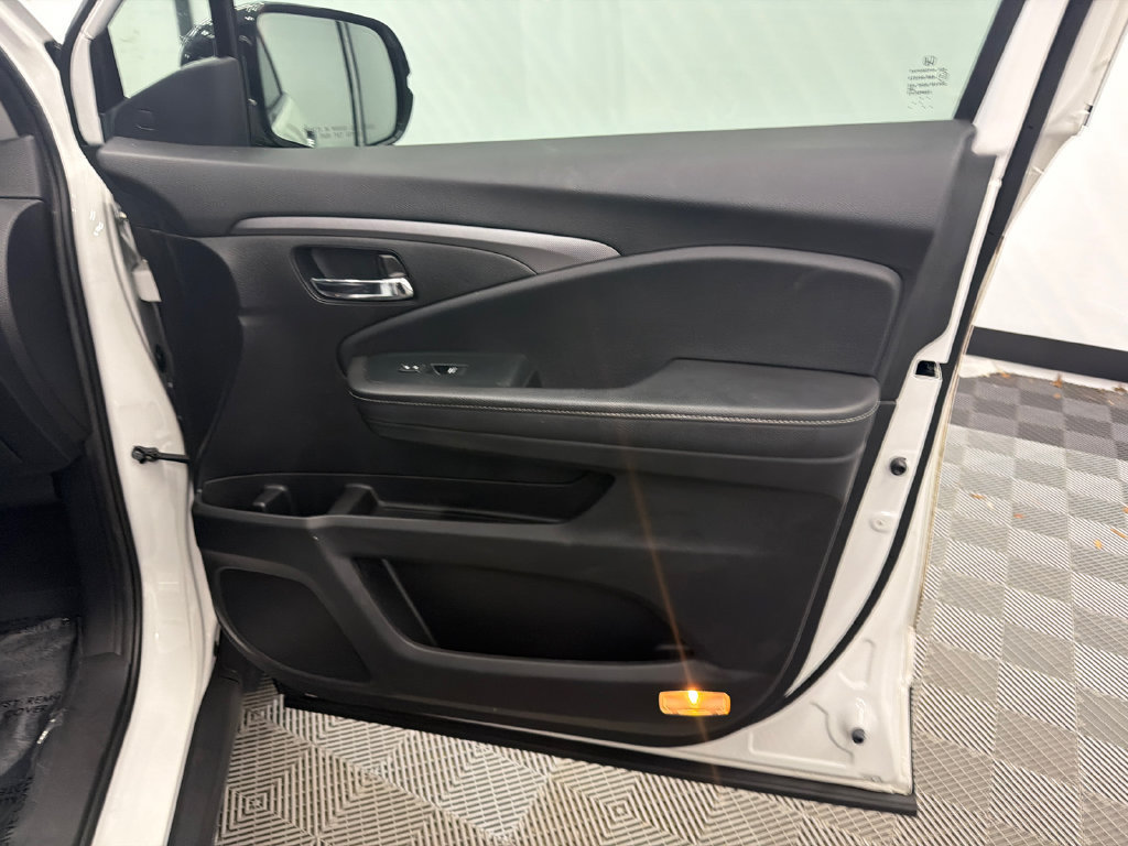 Used 2023 Honda Ridgeline RTL-E image 16
