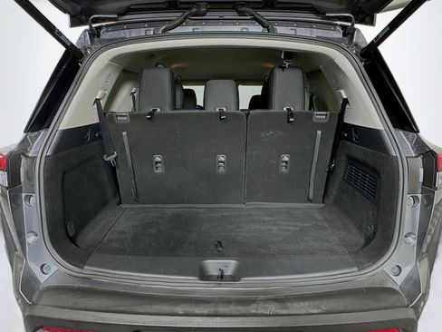 Used 2025 Nissan Pathfinder SV image 29