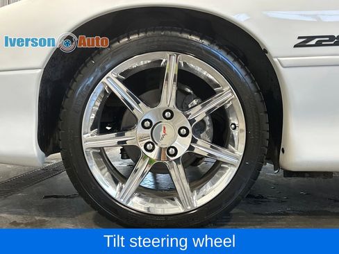 Used 1995 Chevrolet Camaro Z28 RWD image 11