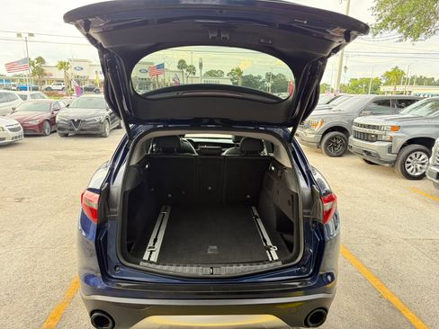 Used 2018 Alfa Romeo Stelvio AWD image 19
