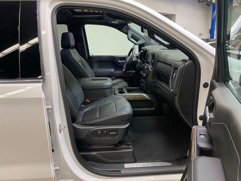 Used 2022 Chevrolet Silverado 1500 High Country w/ Technology Package image 15