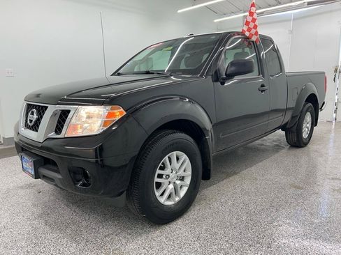 Used 2017 Nissan Frontier SV RWD image 5