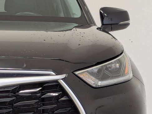 Used 2021 Toyota Highlander XLE image 11