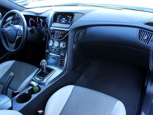 Used 2016 Hyundai Genesis 3.8 image 13