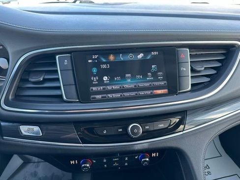 Used 2019 Buick Enclave Essence image 44