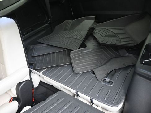 Used 2022 Kia Telluride SX w/ Towing Package image 12