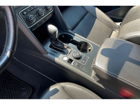 Used 2021 Volkswagen Atlas SE image 18